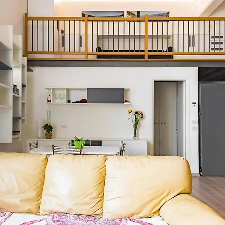 Loft P.ta Pispini: Near Piazza Del Campo W/parking Apartment